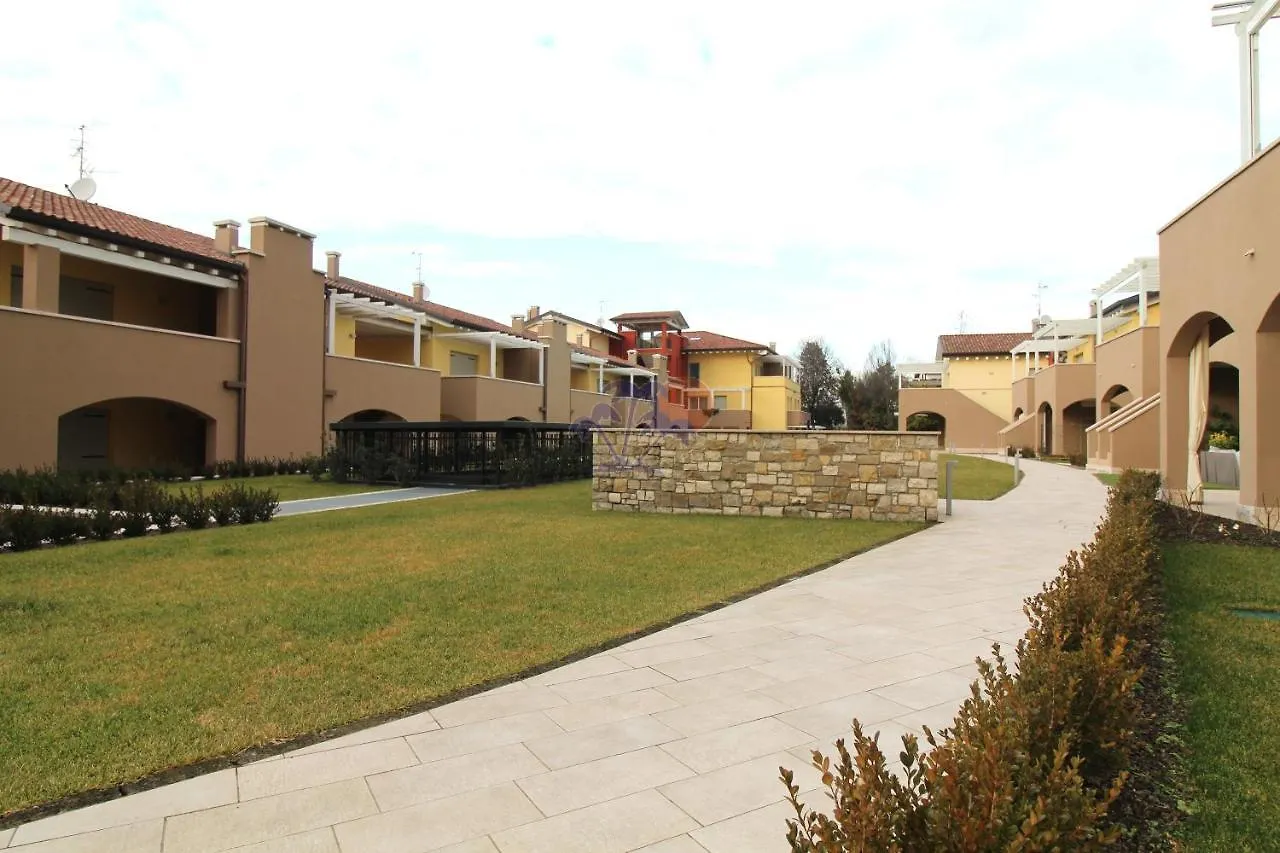 Appartamenti Acquadolce Peschiera del Garda 0*,  Italia
